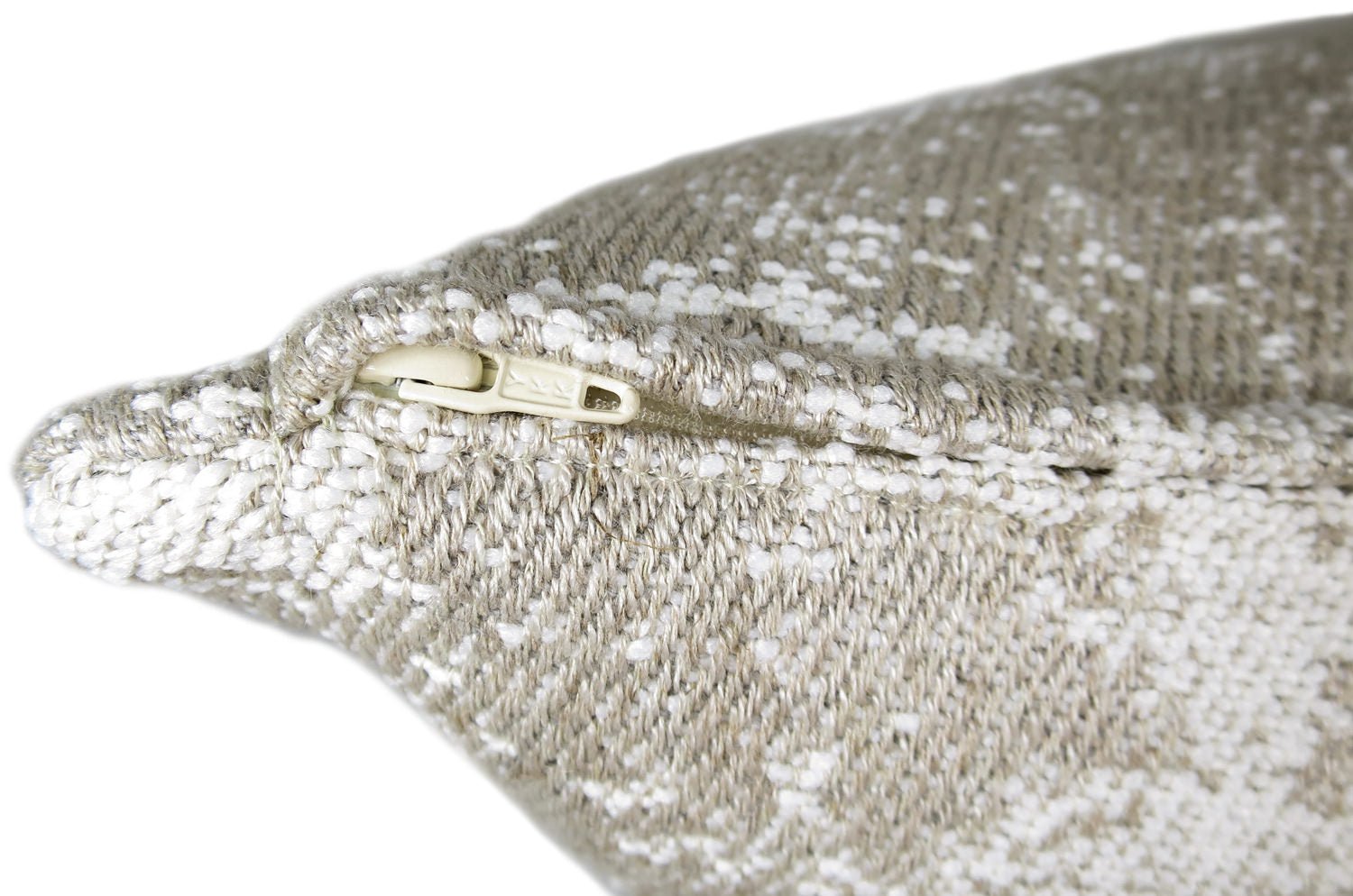 The Joinville イタリア製高級リネン混生地 クッションカバー Sand 50×50cm - HOUSE OF JAPAN Shop