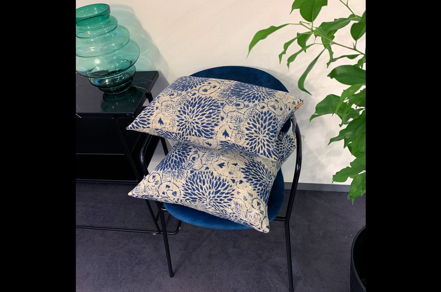 The KAIZU FLORAL - AGED PORCELAIN ラルフローレンファブリック クッションカバー 50×50cm - HOUSE OF JAPAN Shop