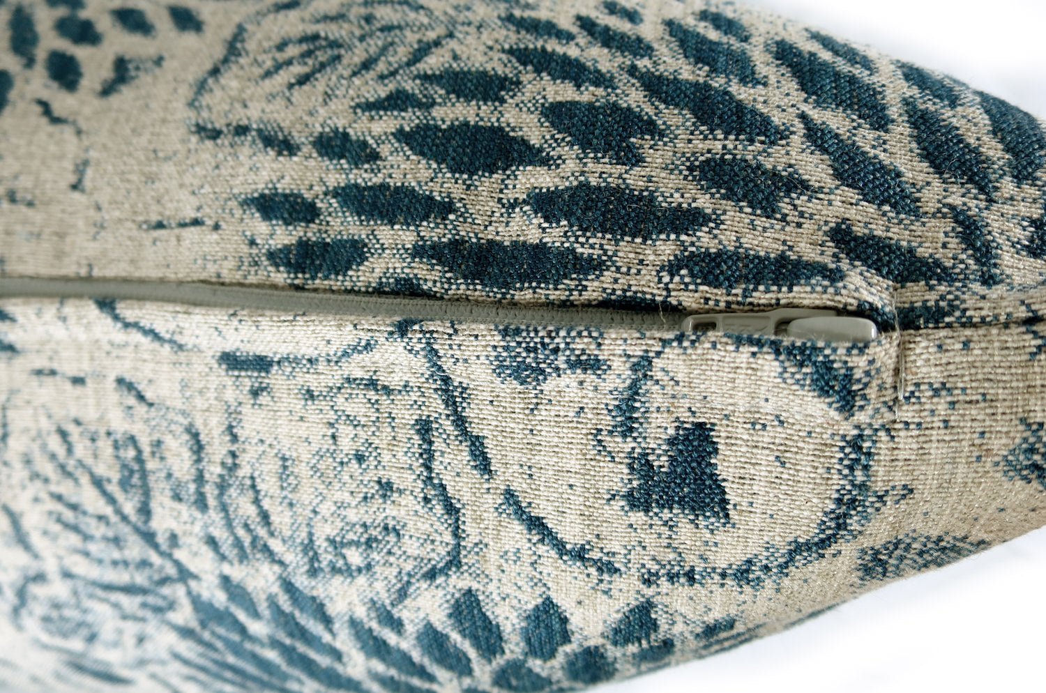 The KAIZU FLORAL - AGED PORCELAIN ラルフローレンファブリック クッションカバー 50×50cm - HOUSE OF JAPAN Shop