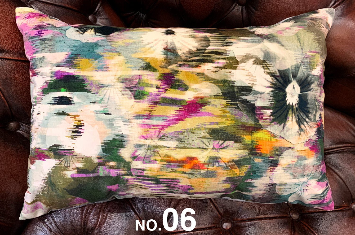 The Kansai Velvet Zinnia カンサイベルベット クッション (NO.06) 60×40cm 中材付 - HOUSE OF JAPAN Shop