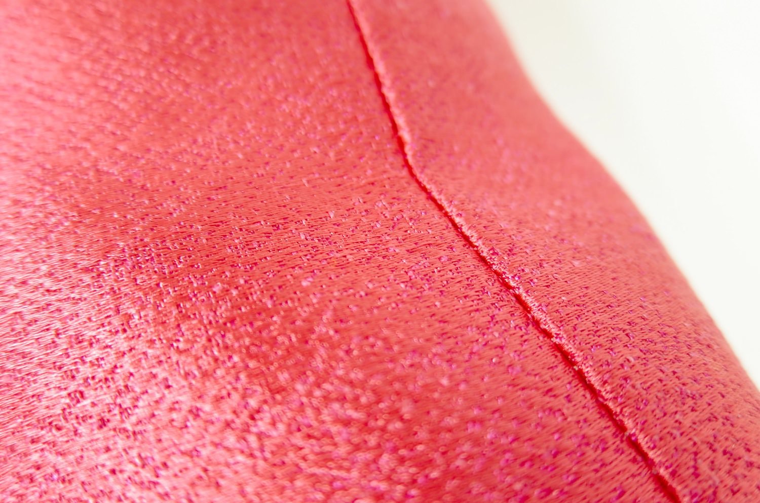 The KEY シャインクッションカバー (カメリアピンク) 40×40cm - HOUSE OF JAPAN Shop