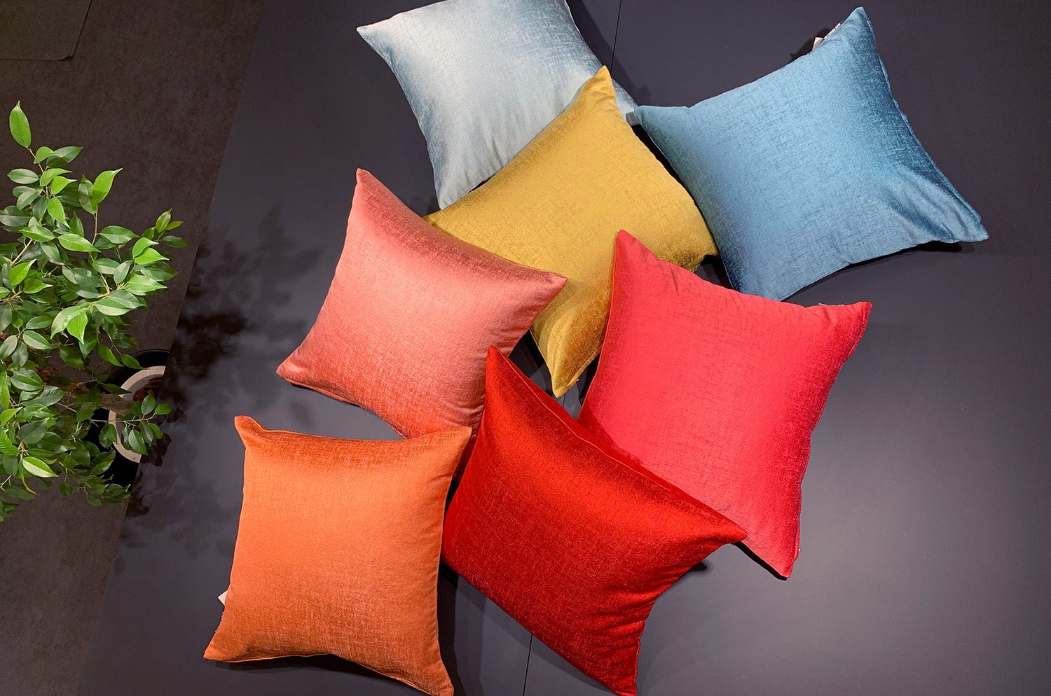 The KEY シャインクッションカバー (カメリアピンク) 40×40cm - HOUSE OF JAPAN Shop