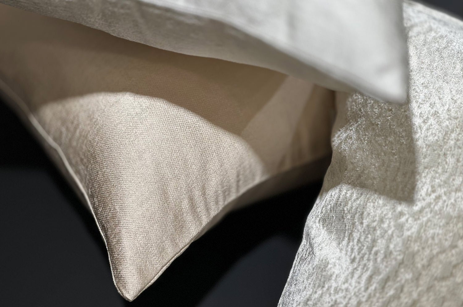 The KEY シャインクッションカバー (クリーム) 45×45cm - HOUSE OF JAPAN Shop