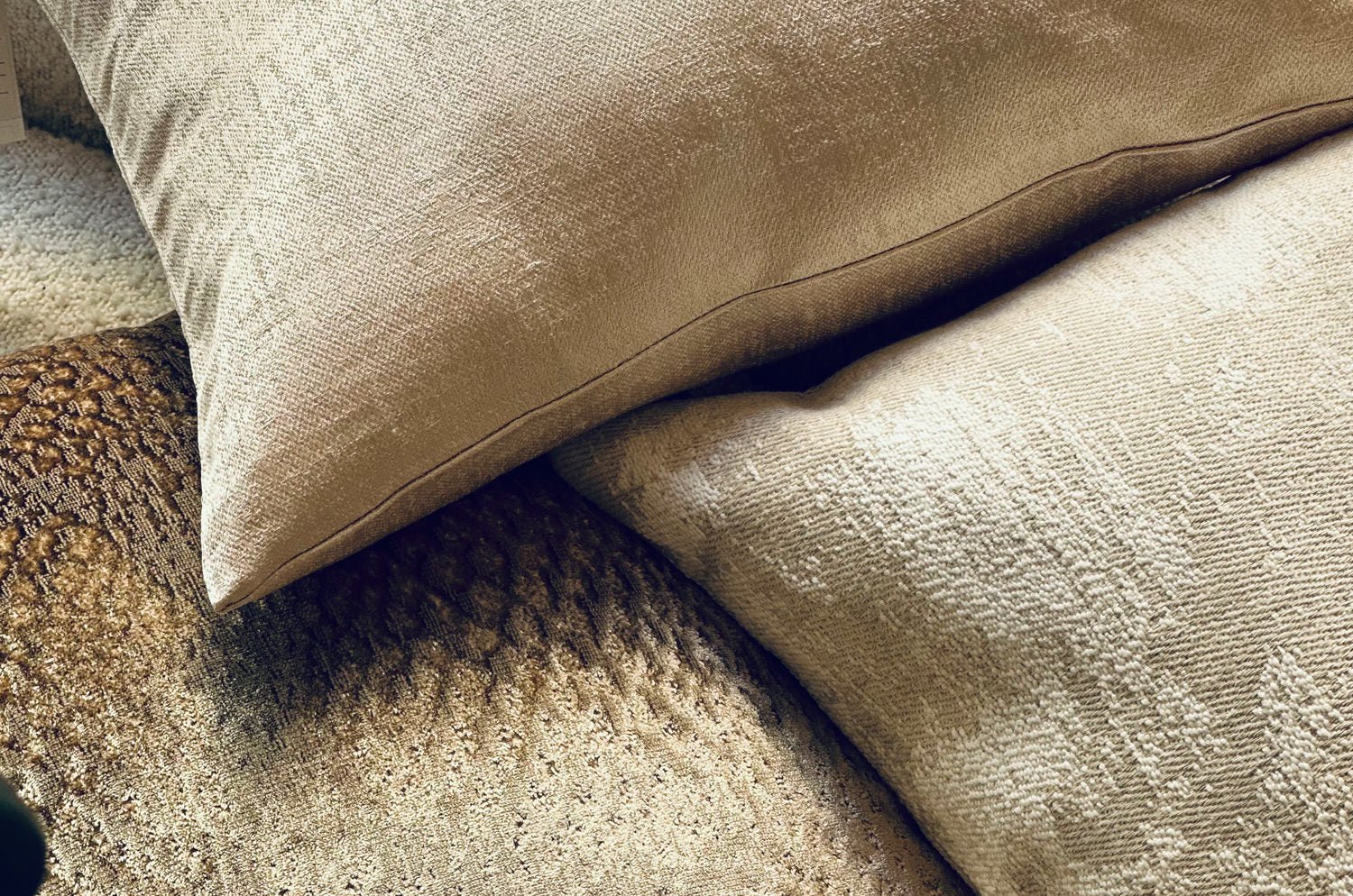 The KEY シャインクッションカバー (クリーム) 45×45cm - HOUSE OF JAPAN Shop