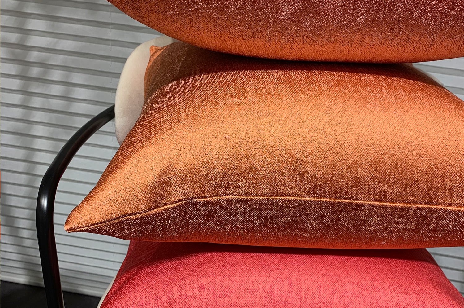 The KEY シャインクッションカバー (カメリアピンク) 45×45cm - HOUSE OF JAPAN Shop