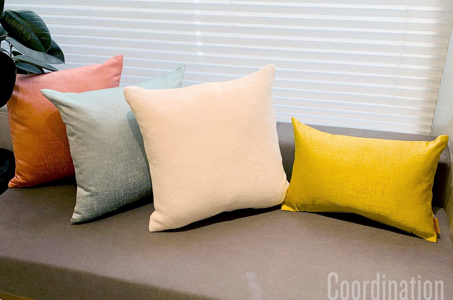 The KEY シャインクッションカバー (スカイブルー) 45×45cm - HOUSE OF JAPAN Shop