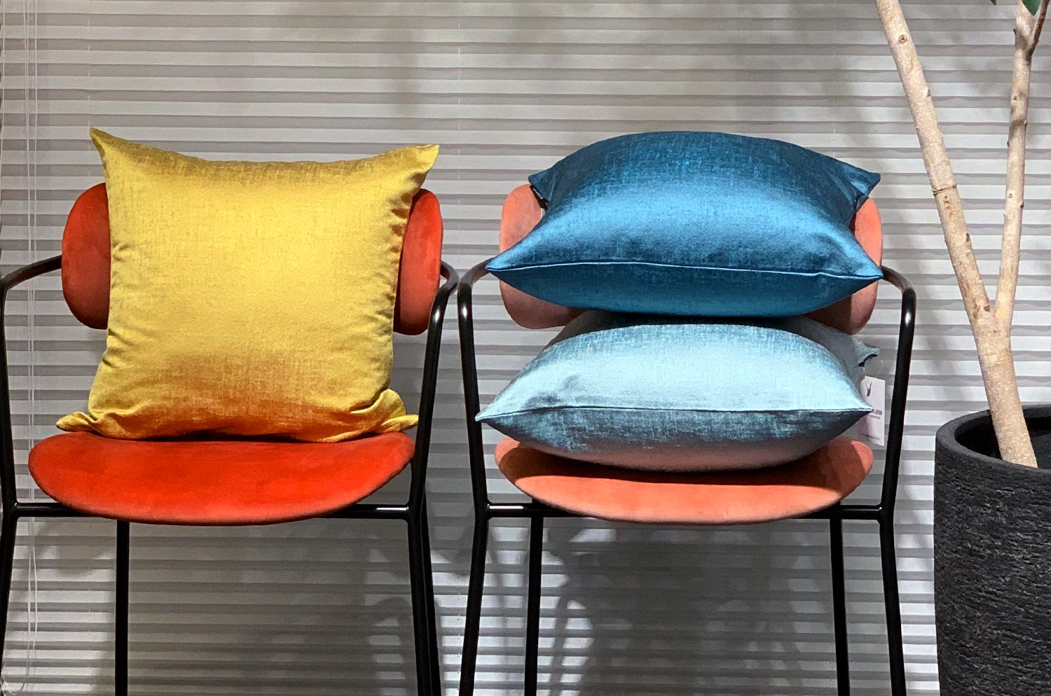 The KEY シャインクッションカバー (マスタード) 45×45cm - HOUSE OF JAPAN Shop