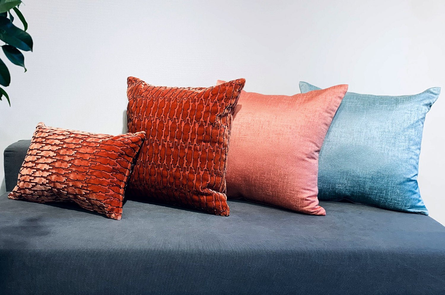 The KEY シャインクッションカバー (スカイブルー) 45×45cm - HOUSE OF JAPAN Shop