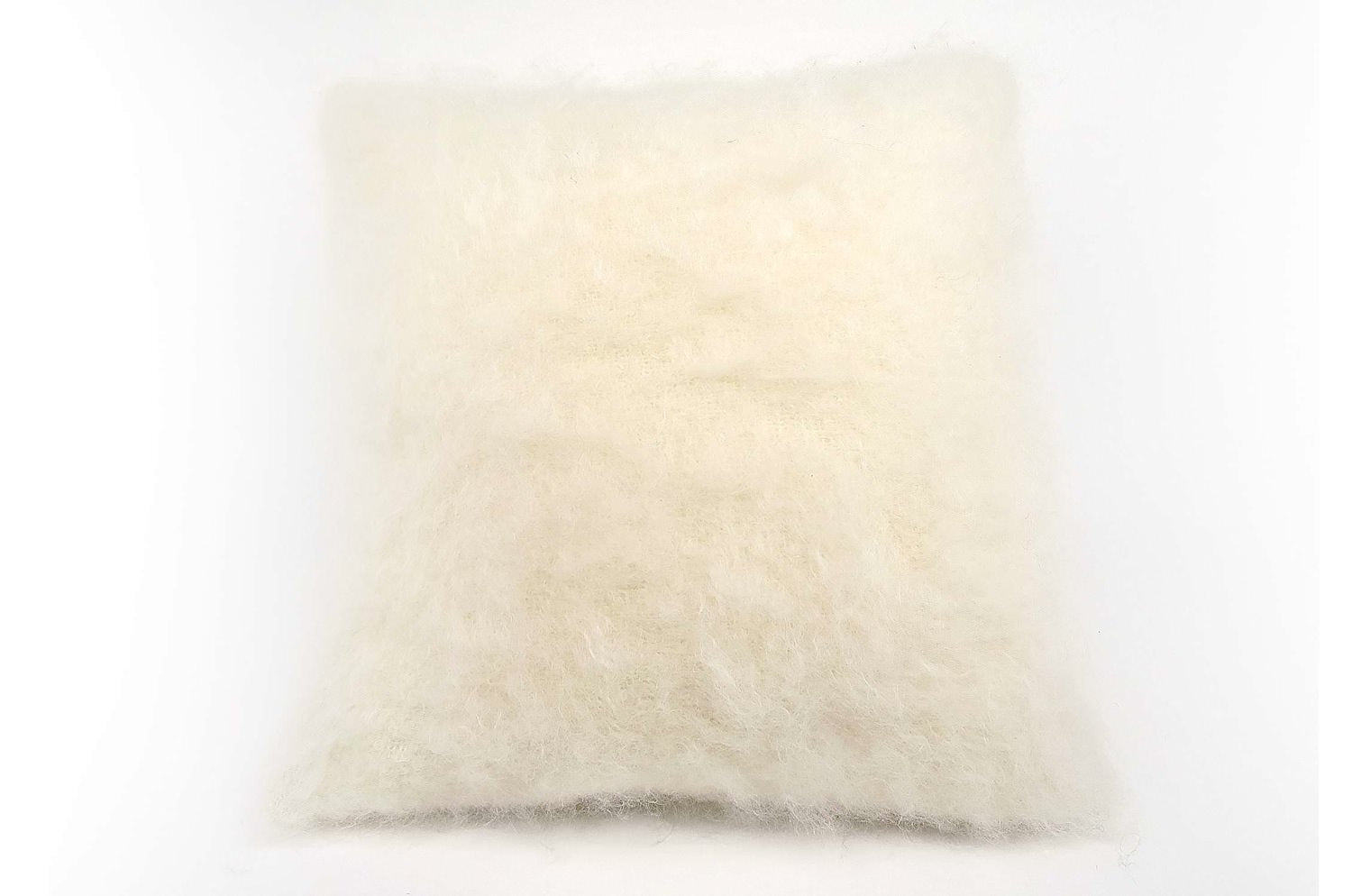 The Kid Mohair BALMUIRキッドモヘアクッションカバー ミルキーホワイト 50×50cm - HOUSE OF JAPAN Shop