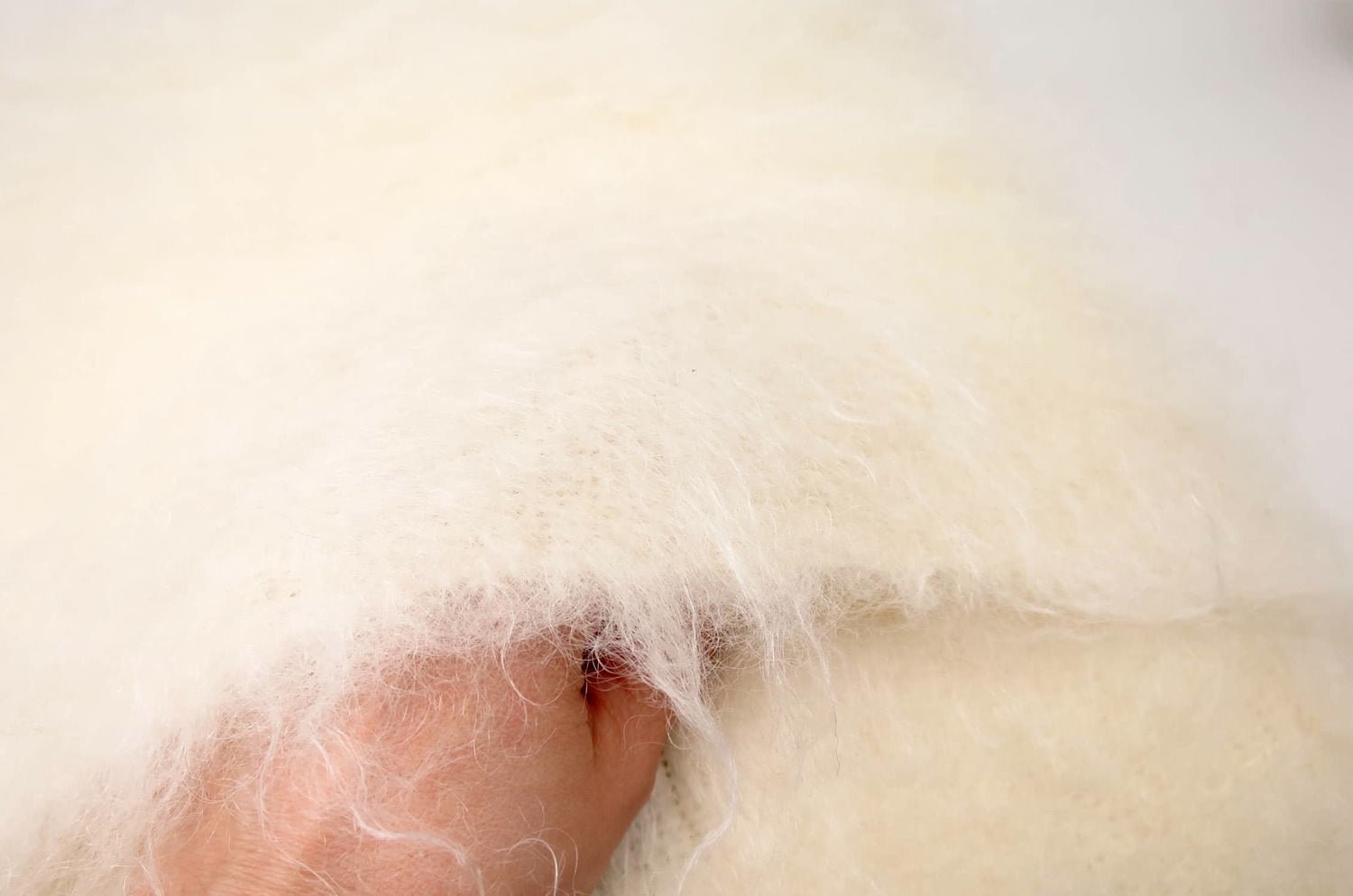 The Kid Mohair BALMUIRキッドモヘアクッションカバー ミルキーホワイト 50×50cm - HOUSE OF JAPAN Shop