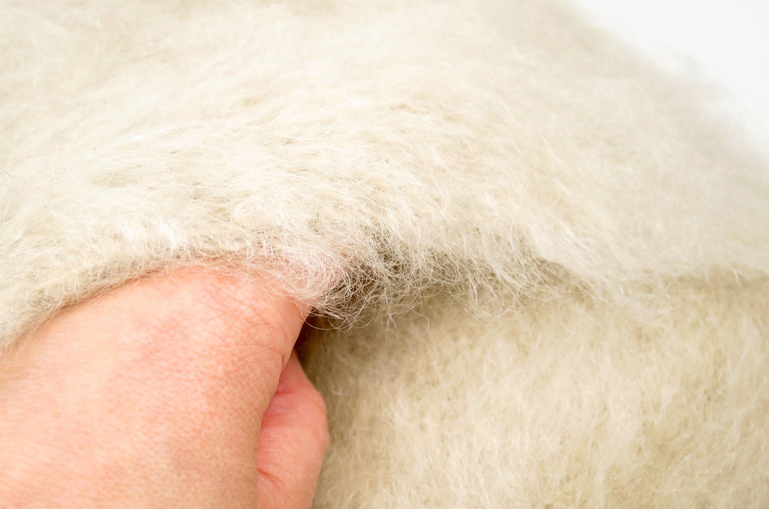 The Kid Mohair BALMUIR キッドモヘアクッションカバー (ベージュ) 50×50cm - HOUSE OF JAPAN Shop