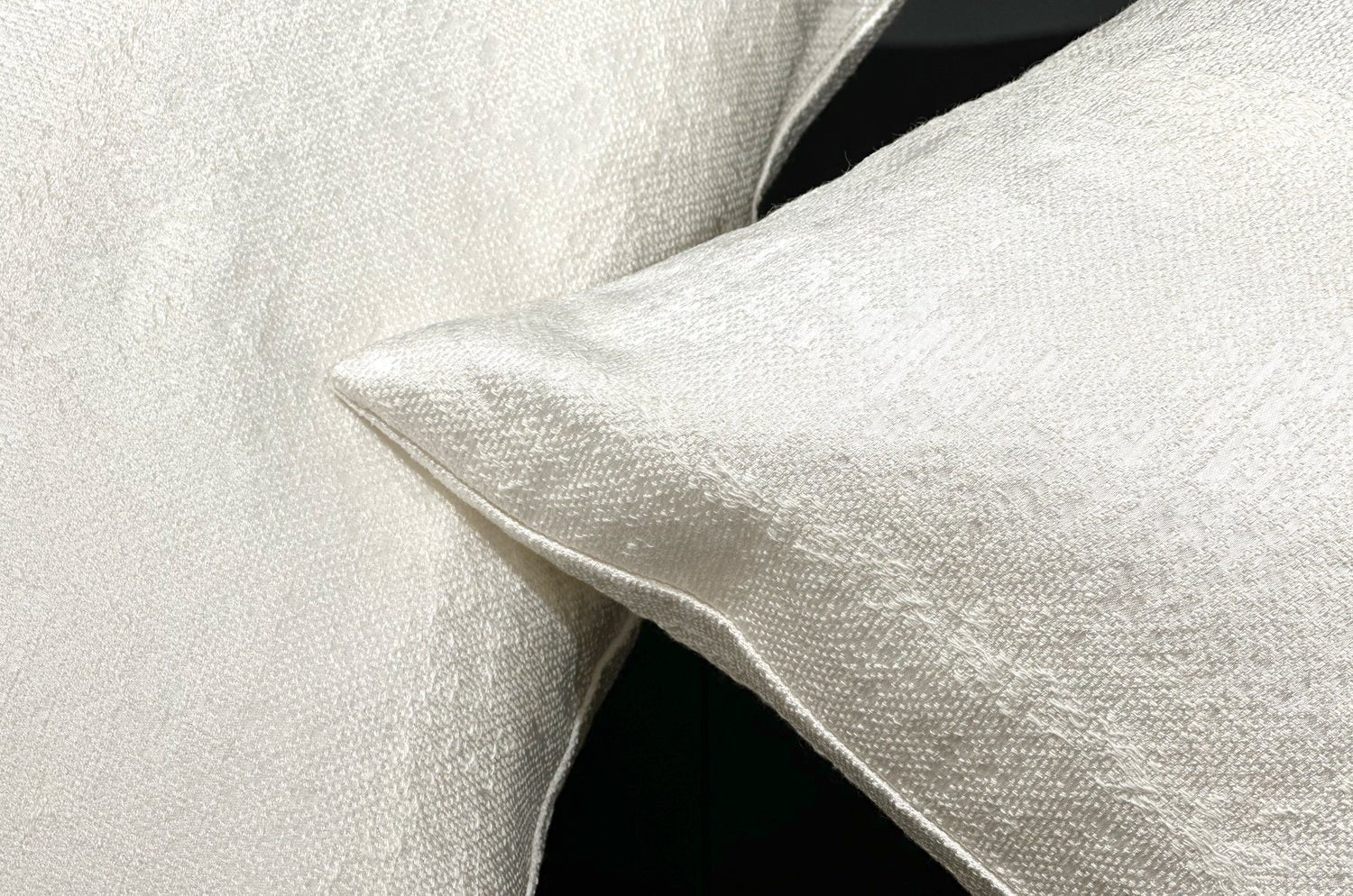 The KIM スモーキーストライプ クッションカバー (ピュアスノー) 40×40cm - HOUSE OF JAPAN Shop