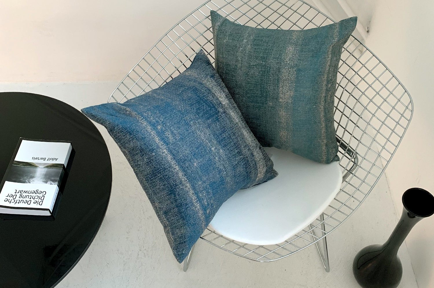 The KIM スモーキーストライプ クッションカバー (マジョルカブルー) 40×40cm - HOUSE OF JAPAN Shop