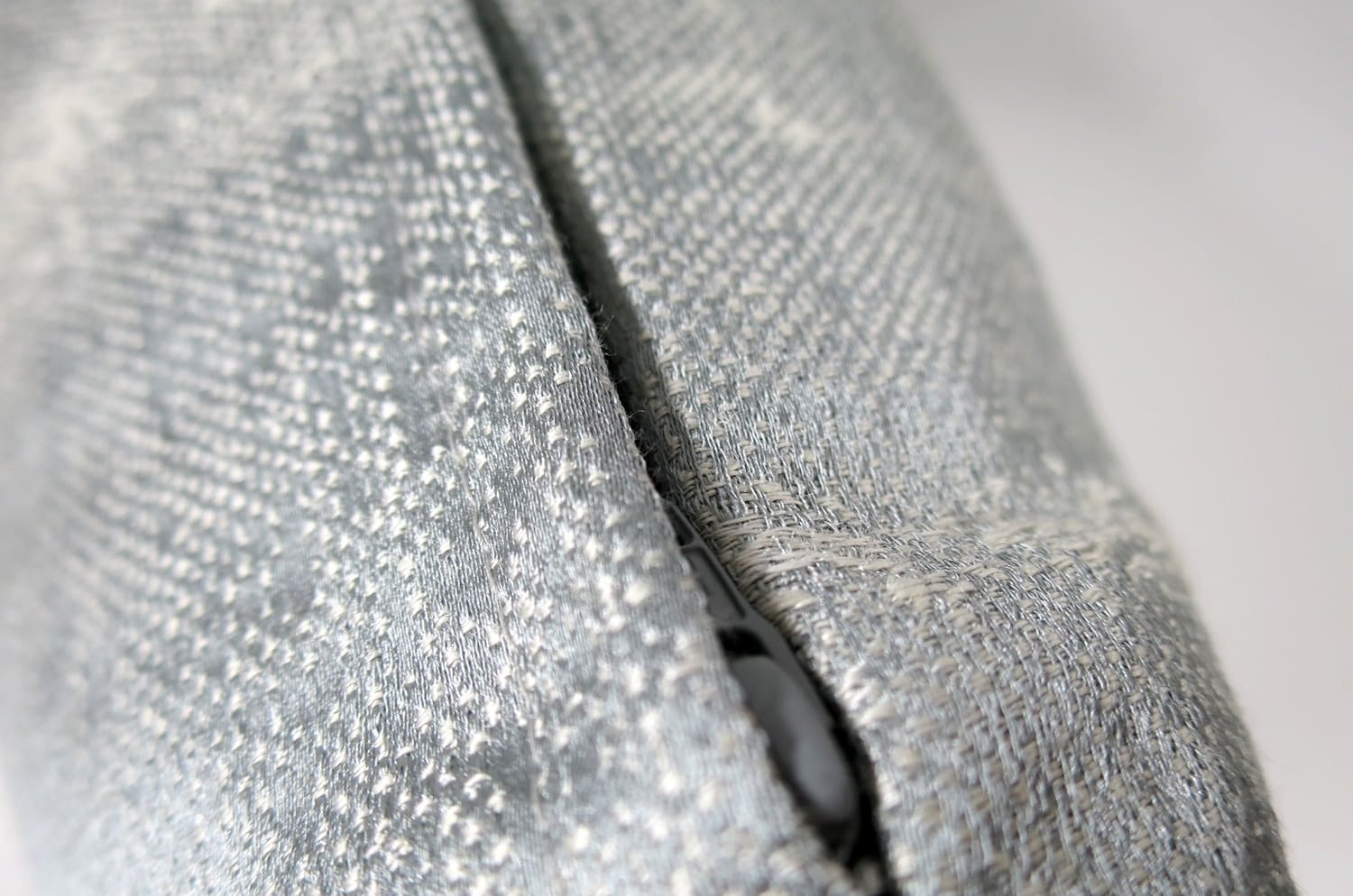 The KIM スモーキーストライプ クッションカバー (アクア) 40×40cm - HOUSE OF JAPAN Shop