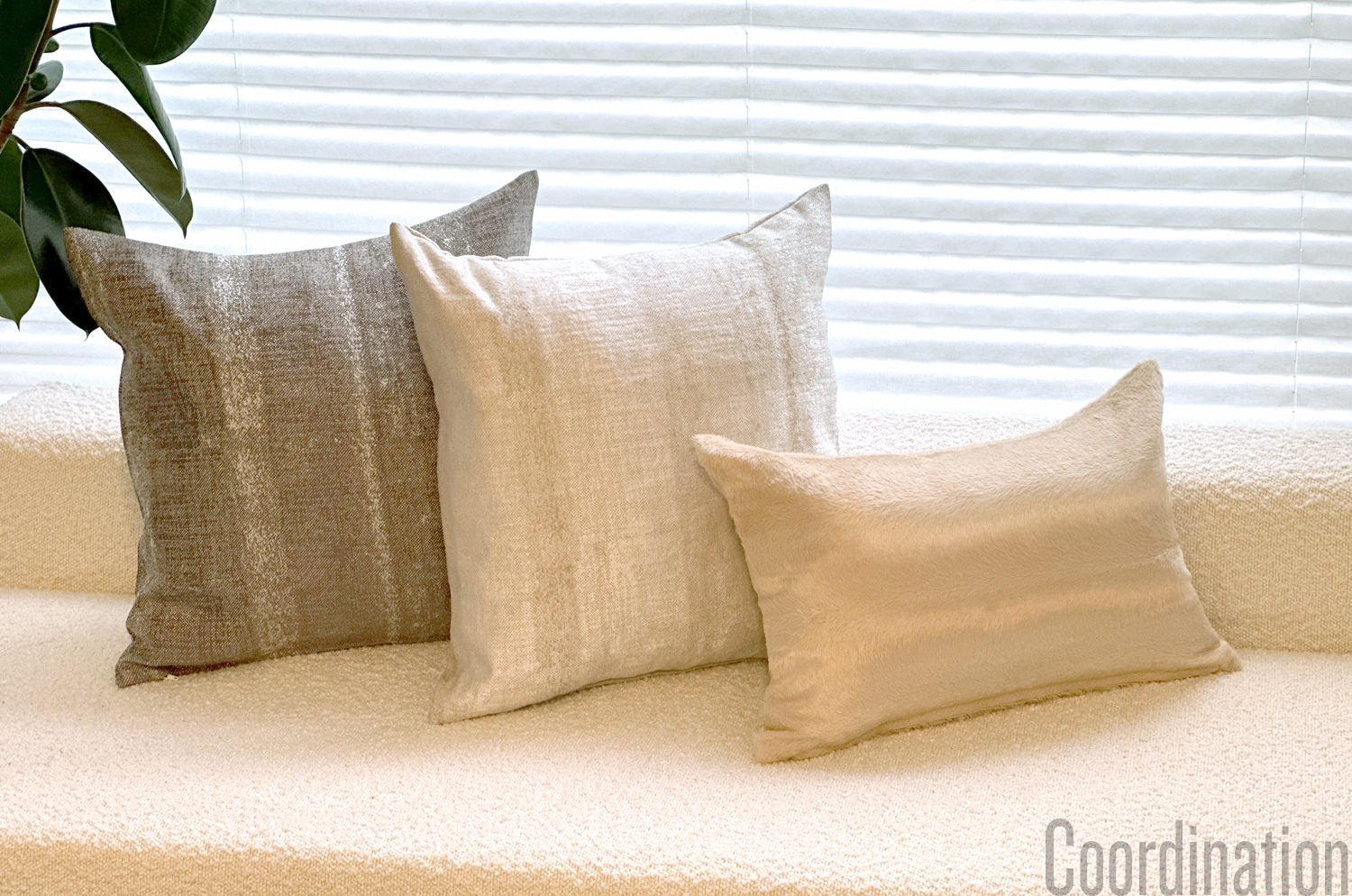 The KIM スモーキーストライプ クッションカバー (チャコールシルバー) 45×45cm - HOUSE OF JAPAN Shop