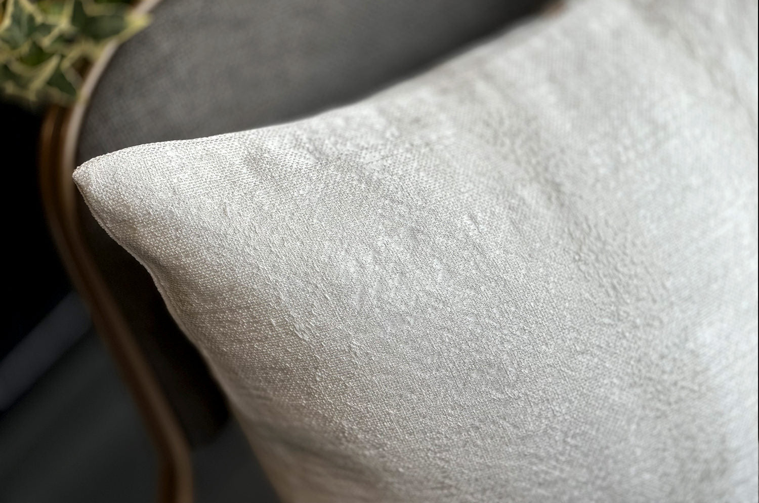 The KIM スモーキーストライプ クッションカバー (ピュアスノー) 45×45cm - HOUSE OF JAPAN Shop