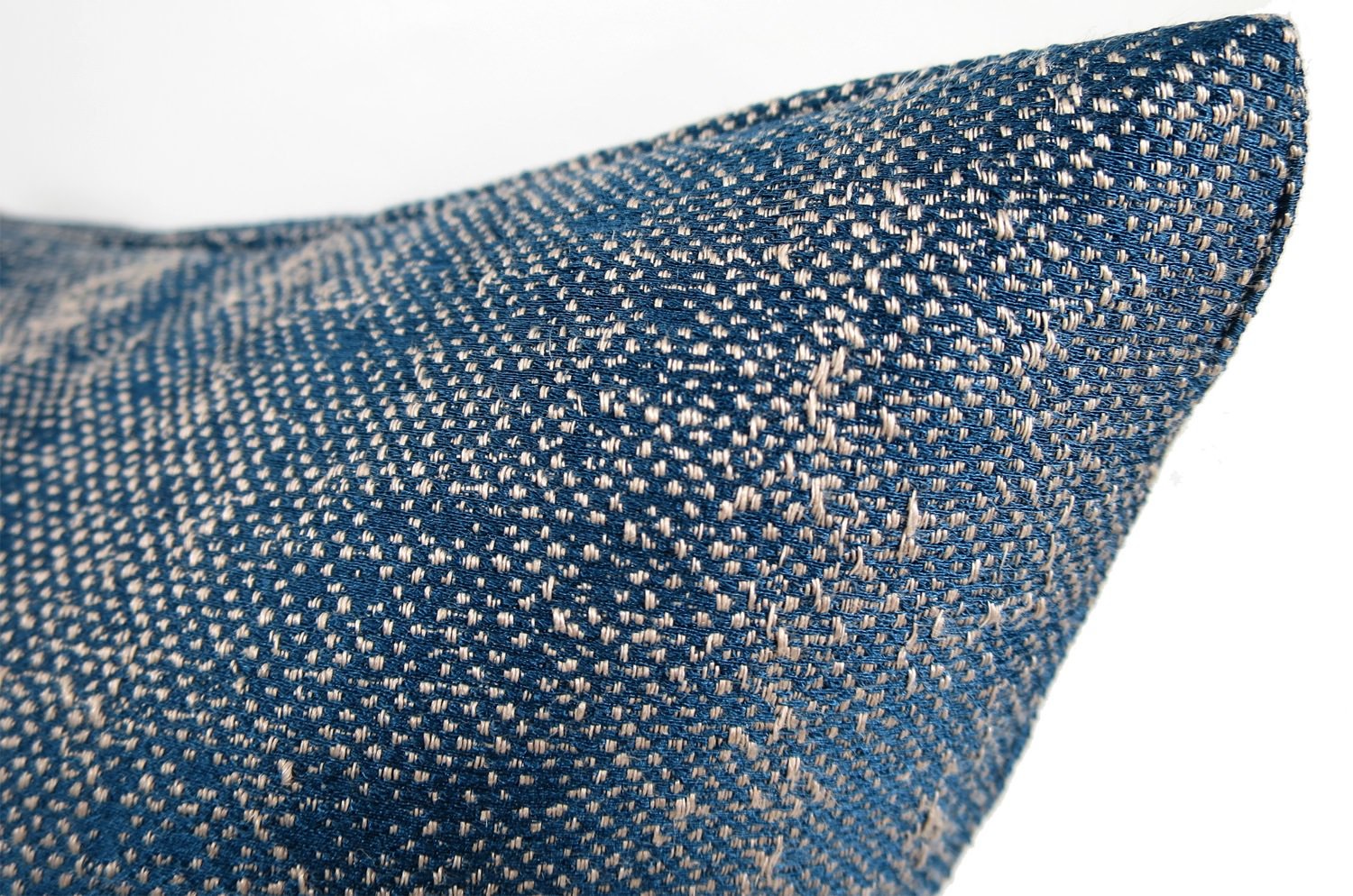 The KIM スモーキーストライプ クッションカバー (マジョルカブルー) 45×45cm - HOUSE OF JAPAN Shop