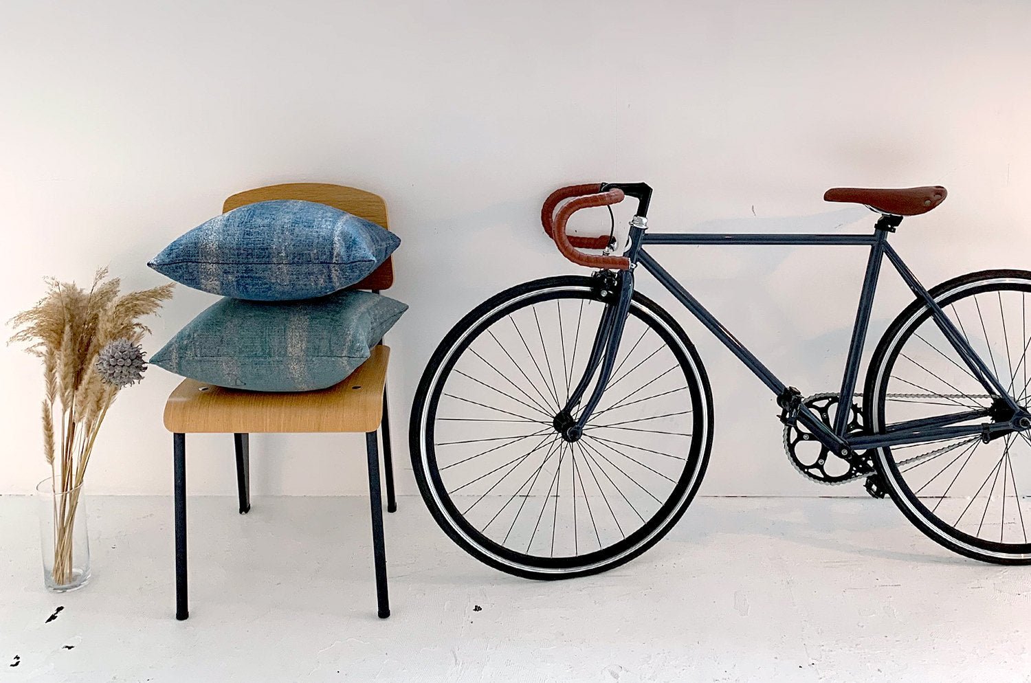 The KIM スモーキーストライプ クッションカバー (ビリジアングリーン) 45×45cm - HOUSE OF JAPAN Shop