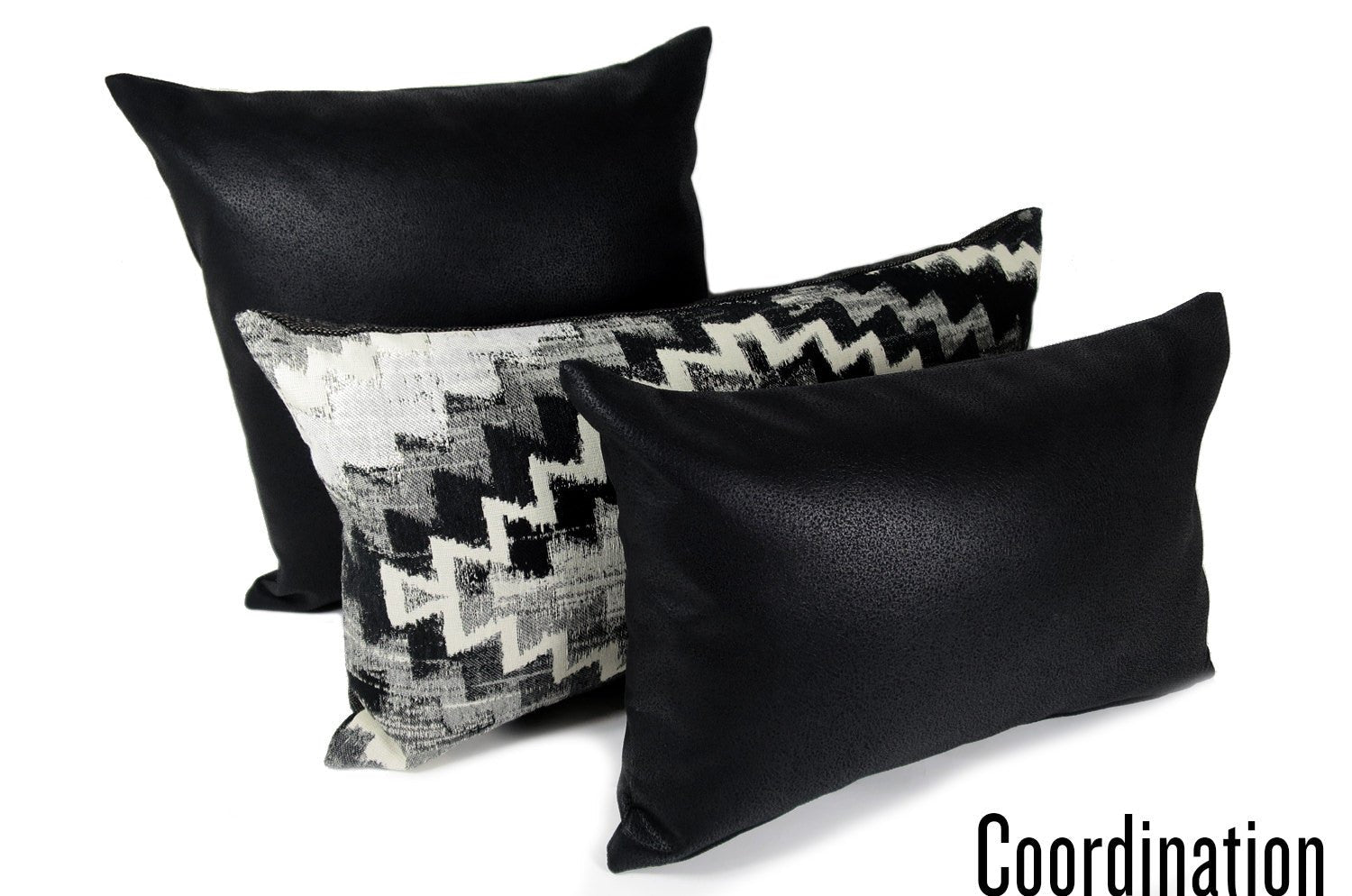 The KongoLeather ブラックレザークッション 45×30cm 中材付 - HOUSE OF JAPAN Shop