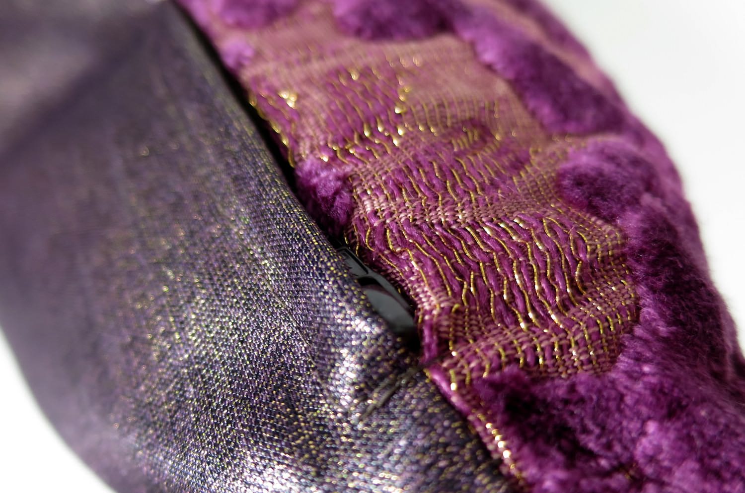 The KONICK コーニックジャカードベルベットクッションカバー ワイン 50×50cm - HOUSE OF JAPAN Shop