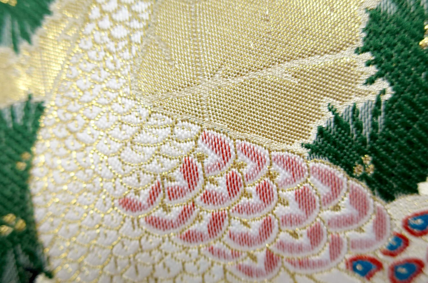 The Kujaku Houou 孔雀鳳凰図 西陣ビッグクッション 75×36×5cm 中材付 - HOUSE OF JAPAN Shop