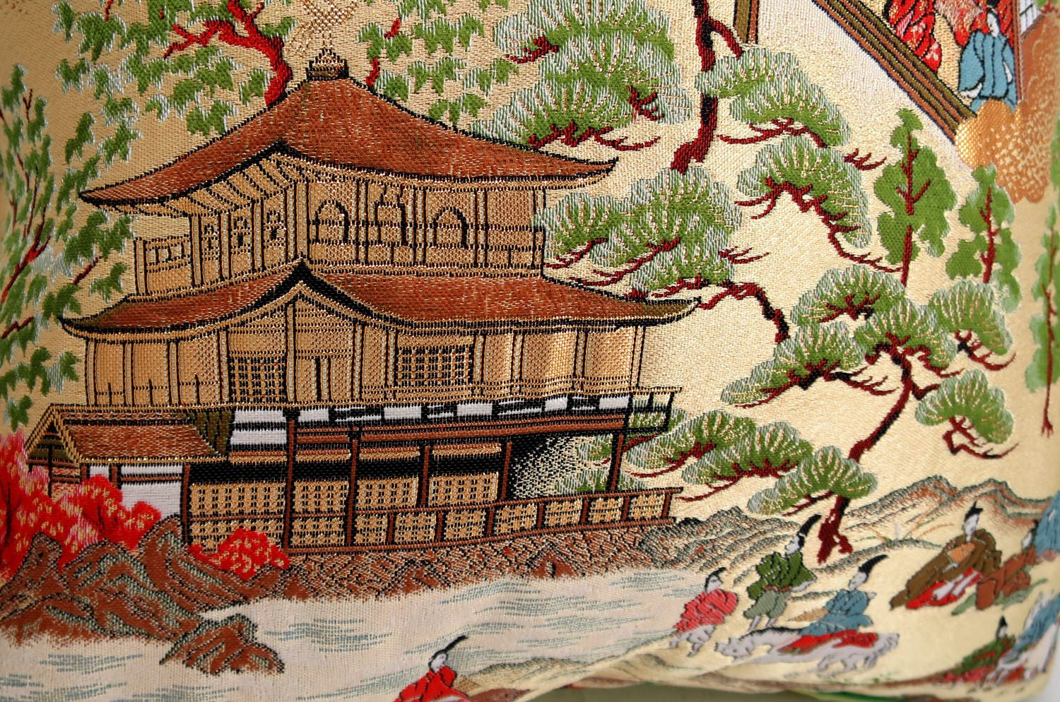 The Kyoto 源氏絵 金閣寺・枯山水庭園・御所車 西陣織 クッション 35×35cm 中材付 - HOUSE OF JAPAN Shop