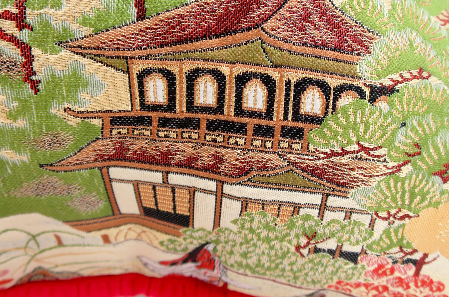 The Kyoto 源氏絵 銀閣寺・二条城 ・御所車 西陣織 クッション 35×35cm 中材付 - HOUSE OF JAPAN Shop