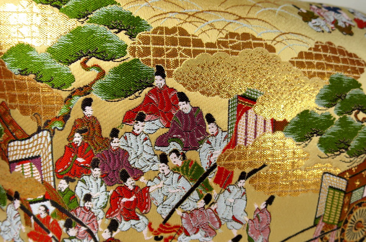 The Kyoto GOSHOGURUMA 平安御所車 西陣織クッション 60×30cm 中材付 - HOUSE OF JAPAN Shop