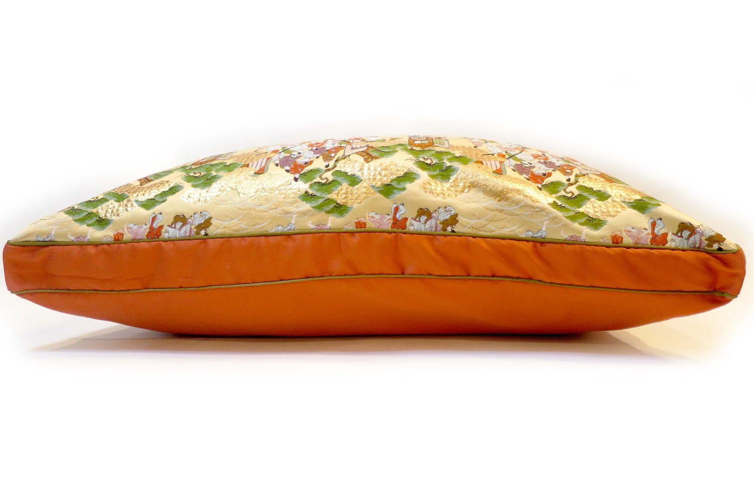 The Kyoto GOSHOGURUMA 平安御所車 西陣織ビッグクッション 67×45×5cm 中材付 - HOUSE OF JAPAN Shop