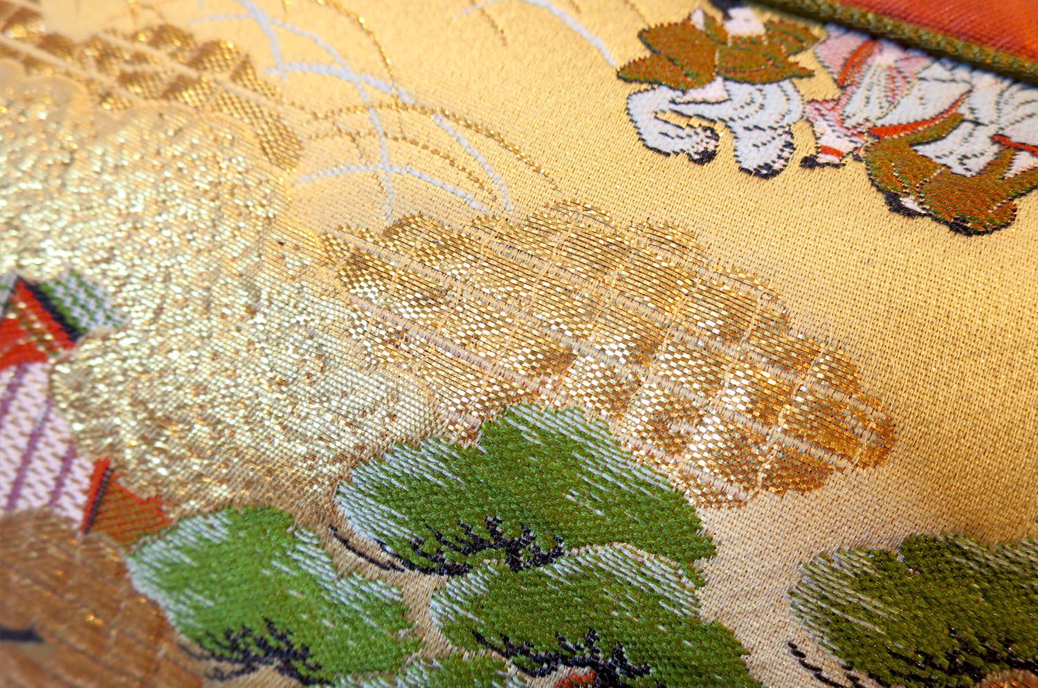 The Kyoto GOSHOGURUMA 平安御所車 西陣織ビッグクッション 67×45×5cm 中材付 - HOUSE OF JAPAN Shop