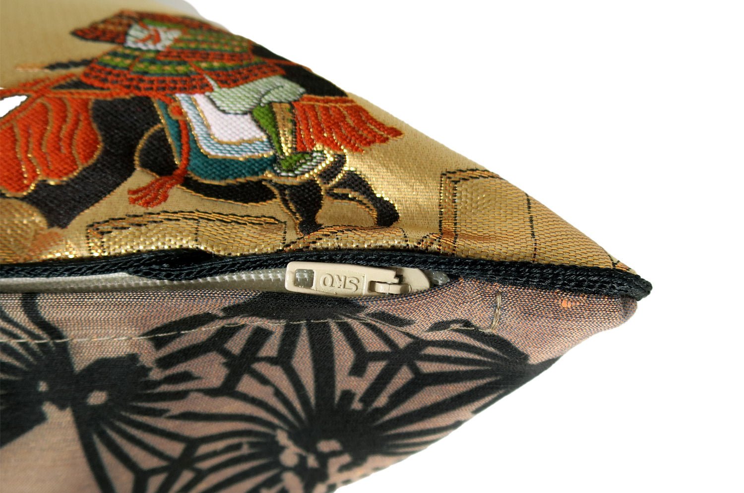 The Kyoto KIBAMUSHA 騎馬武者絵巻 西陣織 クッションカバー 45×45cm - HOUSE OF JAPAN Shop