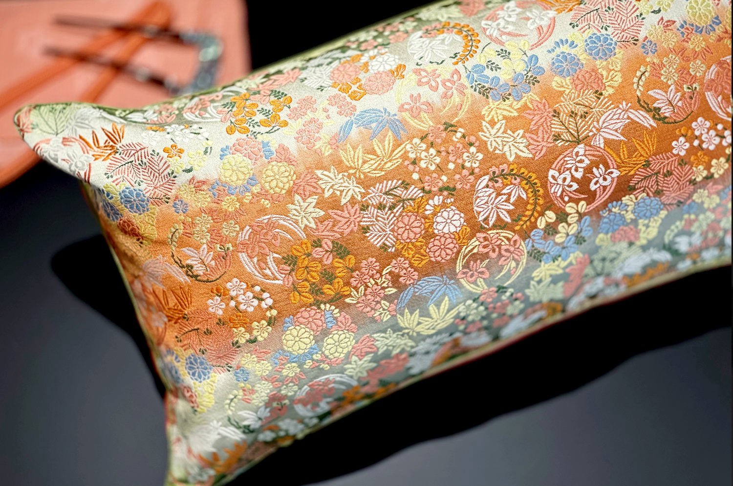 The Kyoto KUSABANAMONYO 草花文様 西陣織 正絹 横長クッション 65×35cm 中材付 - HOUSE OF JAPAN Shop