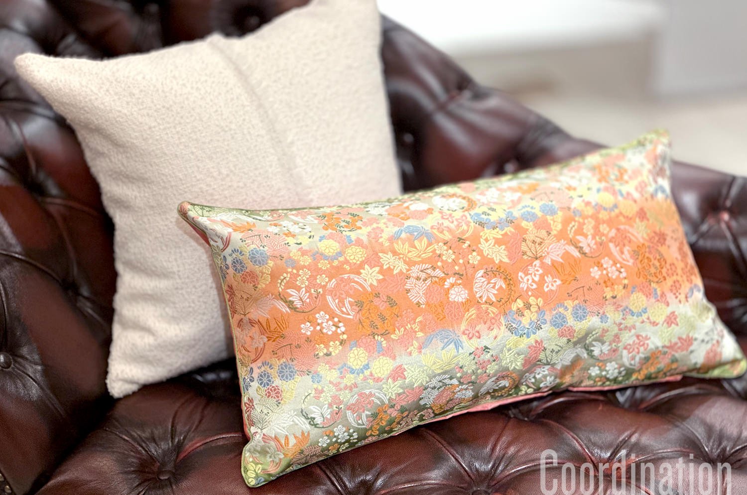 The Kyoto KUSABANAMONYO 草花文様 西陣織 正絹 横長クッション 65×35cm 中材付 - HOUSE OF JAPAN Shop