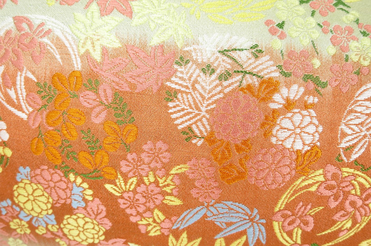 The Kyoto KUSABANAMONYO 草花文様 西陣織 正絹 横長クッション 65×35cm 中材付 - HOUSE OF JAPAN Shop