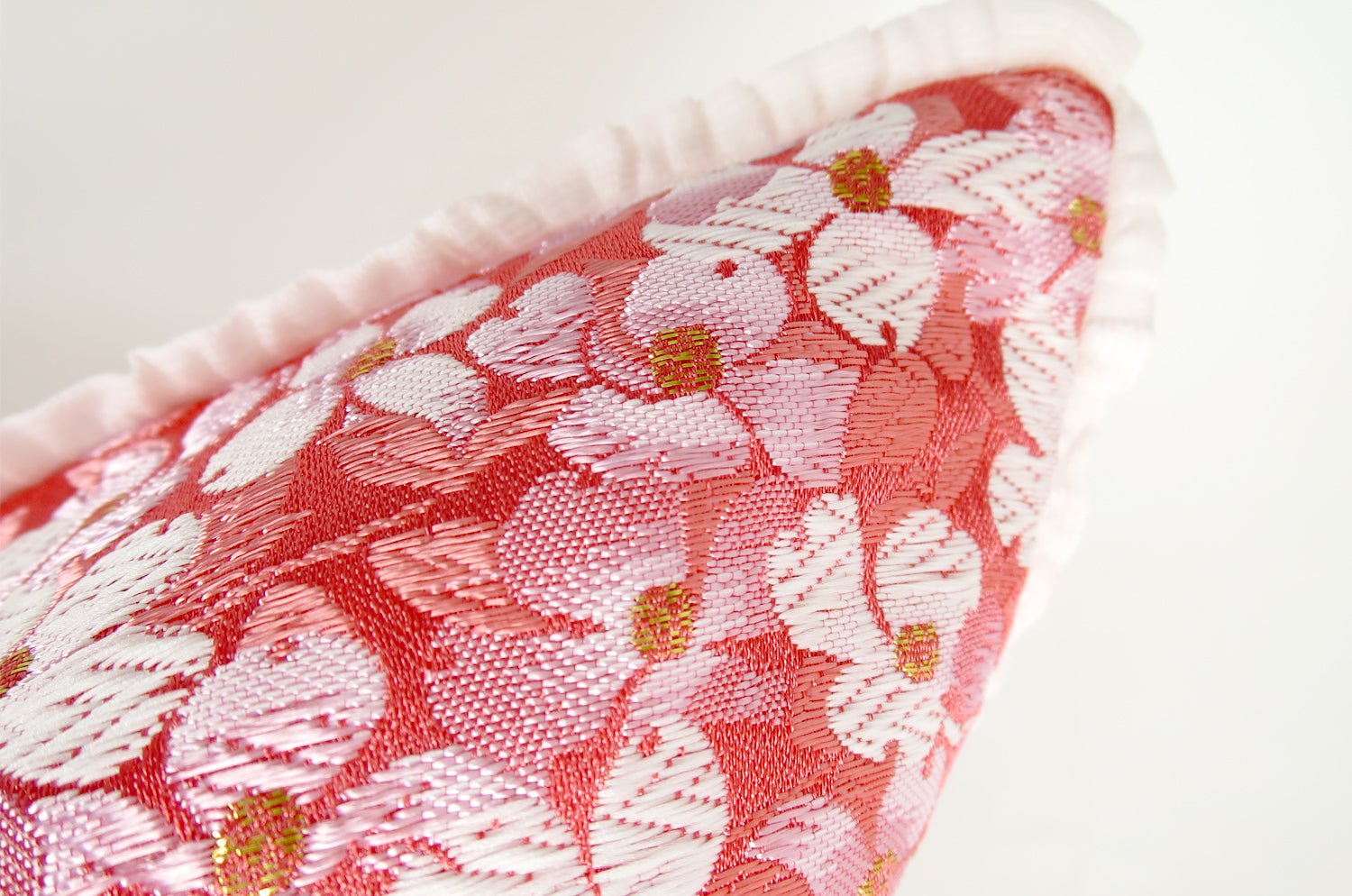 The Kyoto SAKURA 嵯峨野桜 サクラ 西陣織 クッションカバー 45×45cm - HOUSE OF JAPAN Shop