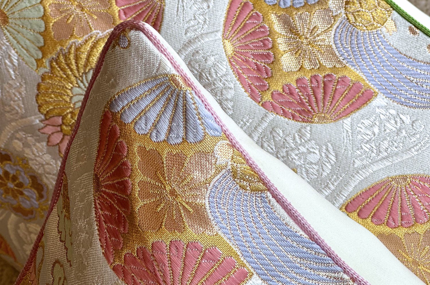 The Kyoto TSURUKAME 鶴亀立涌文様 西陣織 クッションカバー 45×45cm - HOUSE OF JAPAN Shop