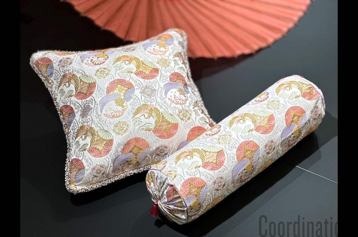 The Kyoto TSURUKAME 鶴亀立涌文様 西陣織 ボルスタークッション 50×Φ16cm 中材付 - HOUSE OF JAPAN Shop