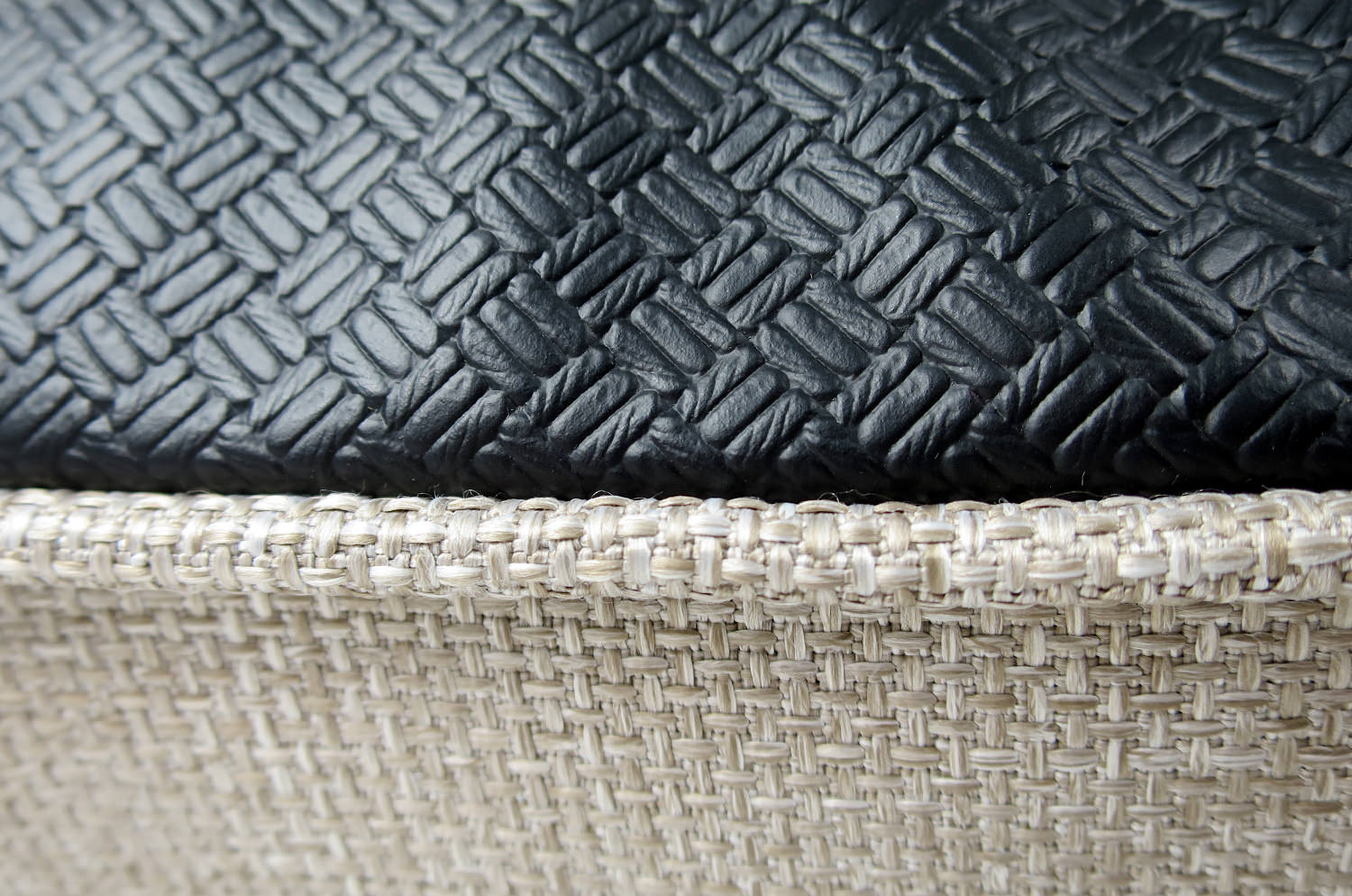 The Leather ブラックレザー&リネンライク パイピングクッション 45×45cm - HOUSE OF JAPAN Shop