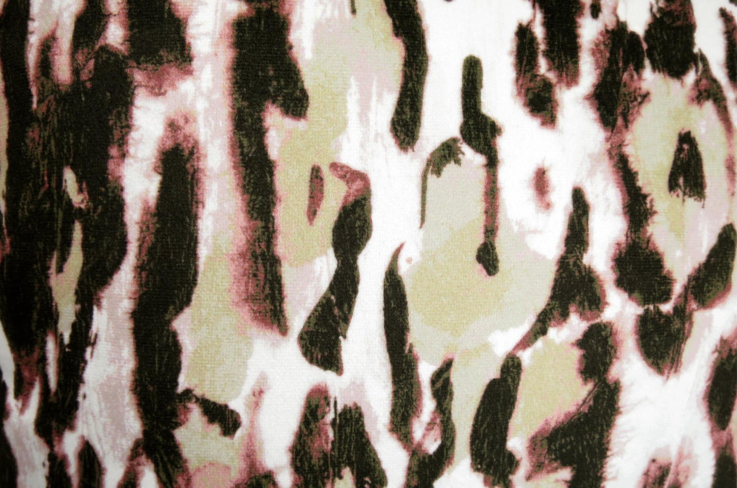 The Leopard Burgundy スペイン製起毛スエードタッチ レオパード柄クッション (バーガンディ)50×30cm 中材付 - HOUSE OF JAPAN Shop