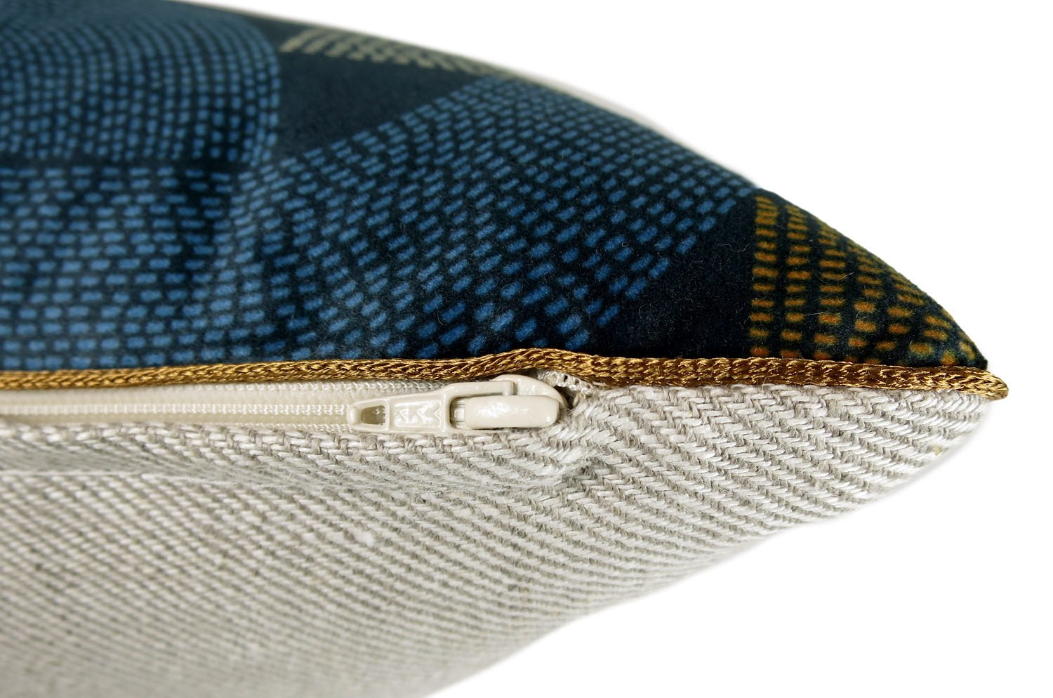 The LES ARCS アールデコフォルム スムースベルベット クッション 50×30cm 中材付 - HOUSE OF JAPAN Shop