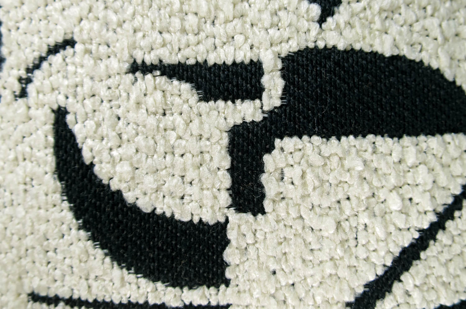 The LETTERS レターズ フレンチジャカード クッション (ノワール) 45×30cm 中材付 - HOUSE OF JAPAN Shop