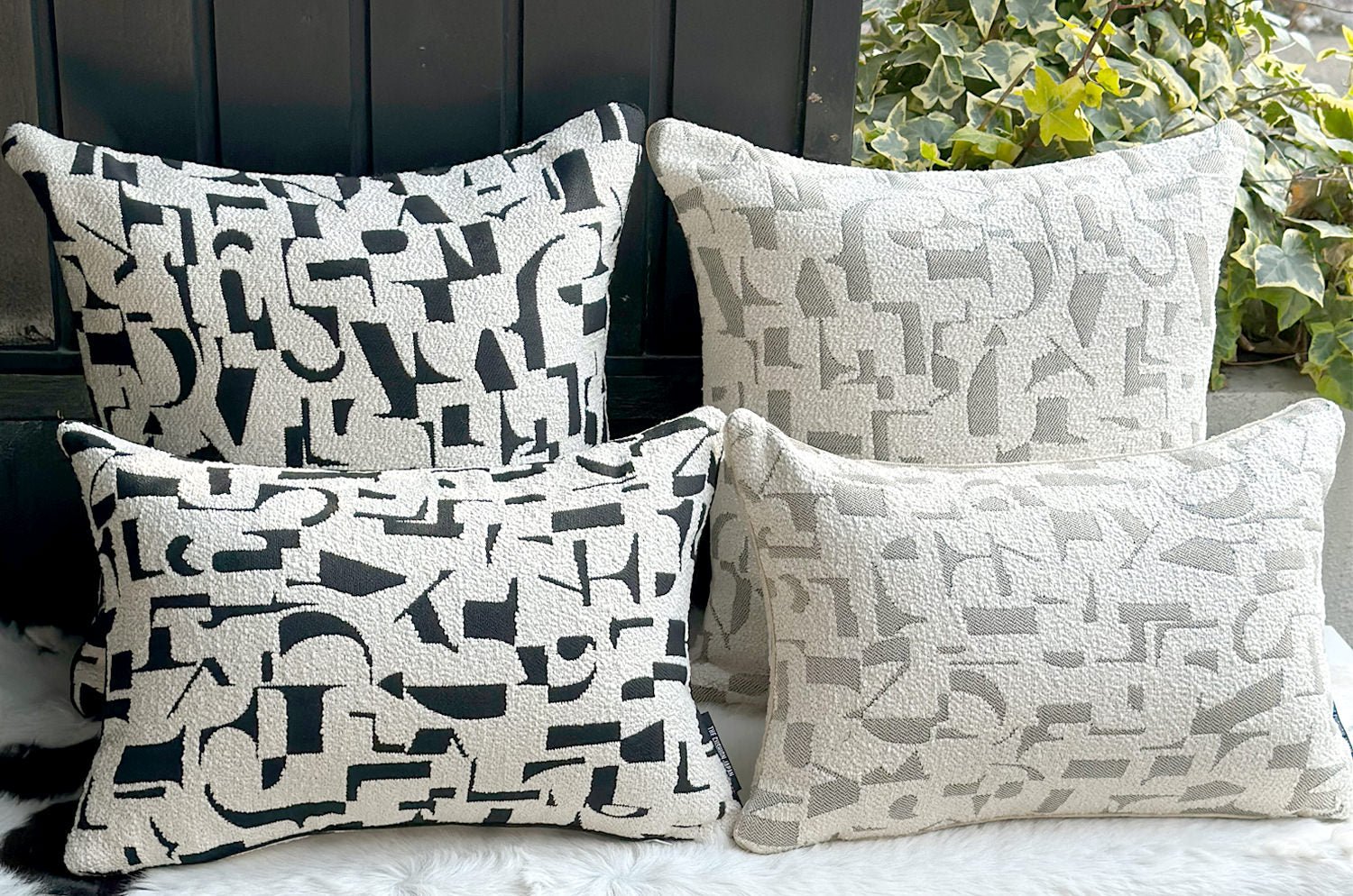 The LETTERS レターズ フレンチジャガード クッション (ナチュラル) 45×30cm 中材付 - HOUSE OF JAPAN Shop