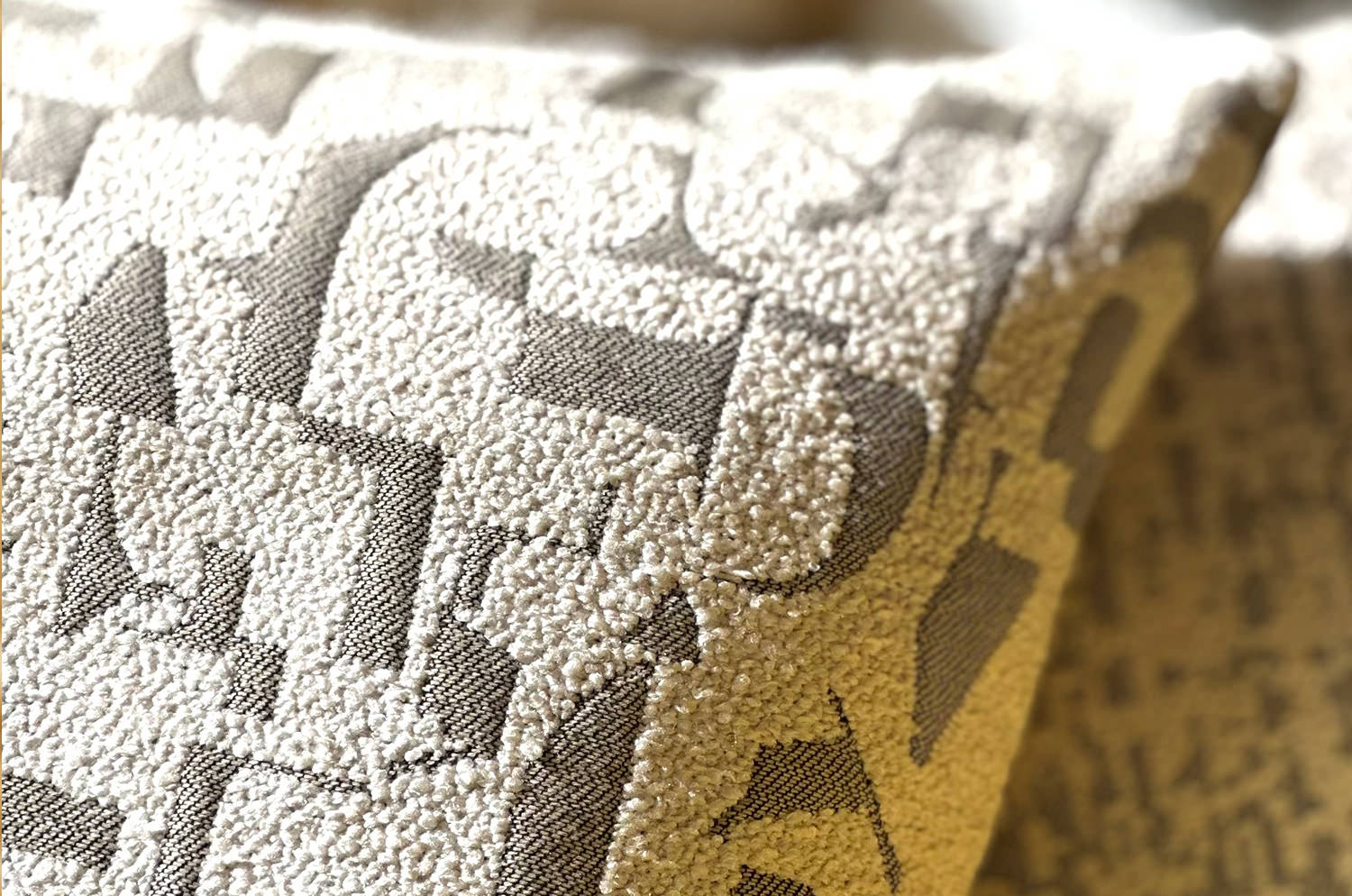 The LETTERS レターズ フレンチ ジャカード クッションカバー (ナチュラル) 45×45cm - HOUSE OF JAPAN Shop