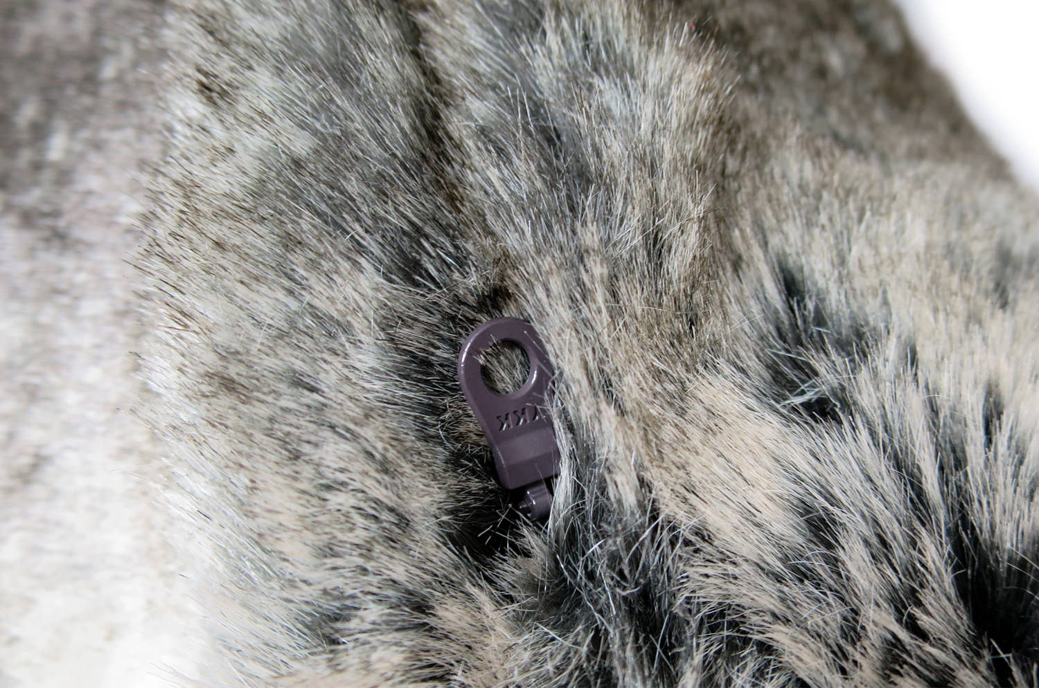 The Like Chinchilla チンチラ風エコファービッグクッション グレー 60×60cm 中材付 - HOUSE OF JAPAN Shop