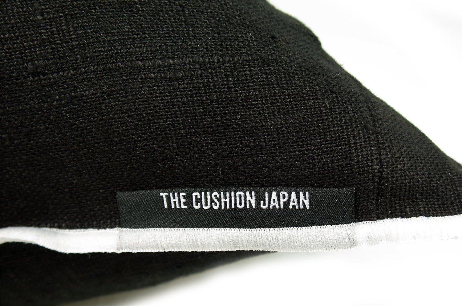 The LIN LAVE フレンチウォッシュドリネン クッション (ブラック) 45×30cm 中材付 - HOUSE OF JAPAN Shop