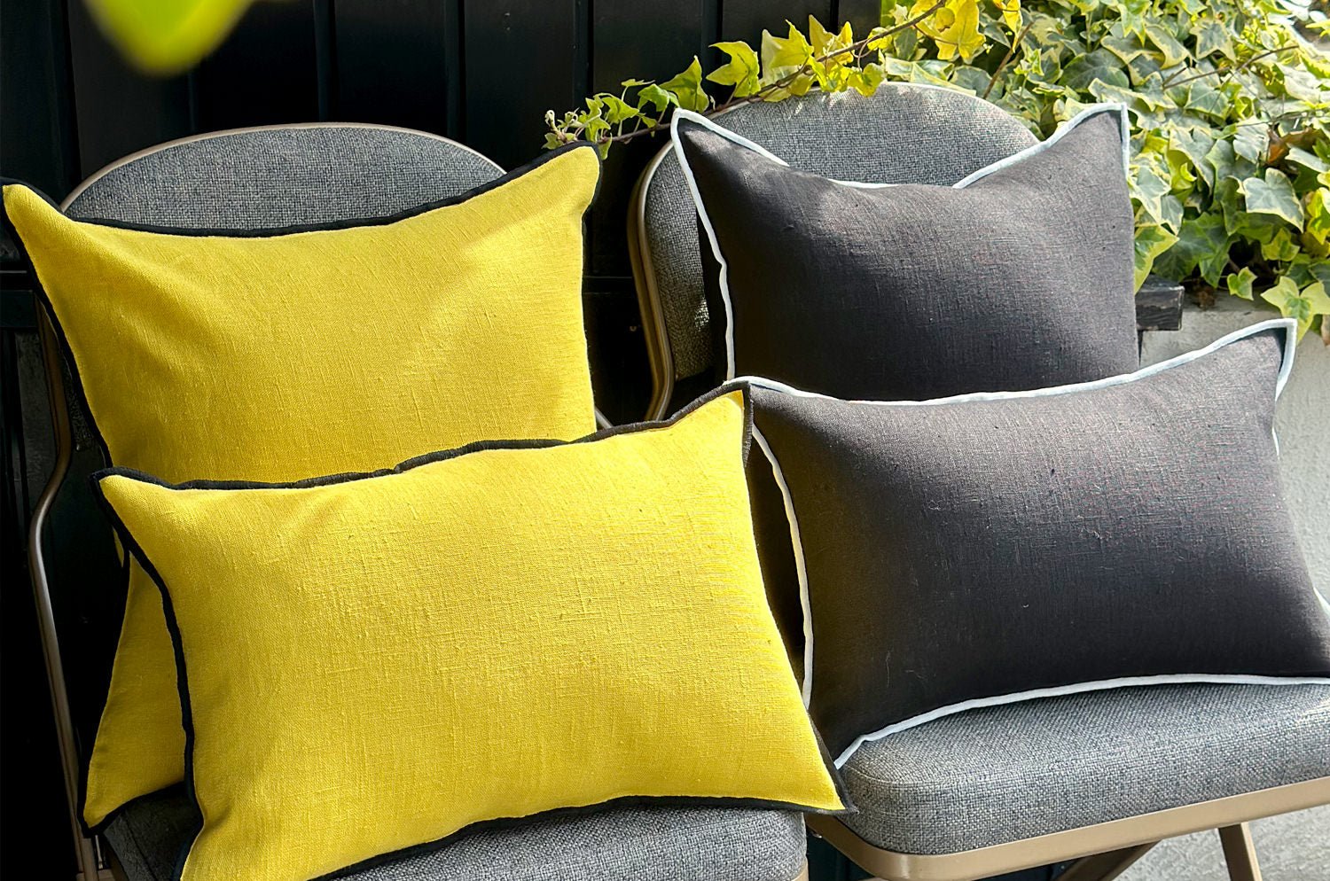 The LIN LAVE フレンチウォッシュドリネン クッションカバー (ブラック) 45×45cm - HOUSE OF JAPAN Shop