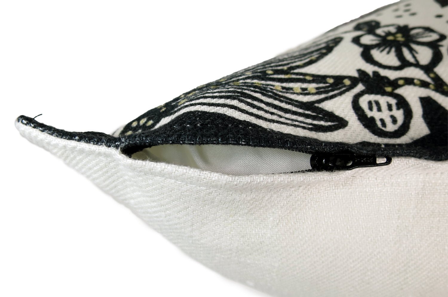 The Lintunen - リントゥネン ヘイニ・リータフフタデザイン リネンクッションカバー ホワイト 45×45cm - HOUSE OF JAPAN Shop