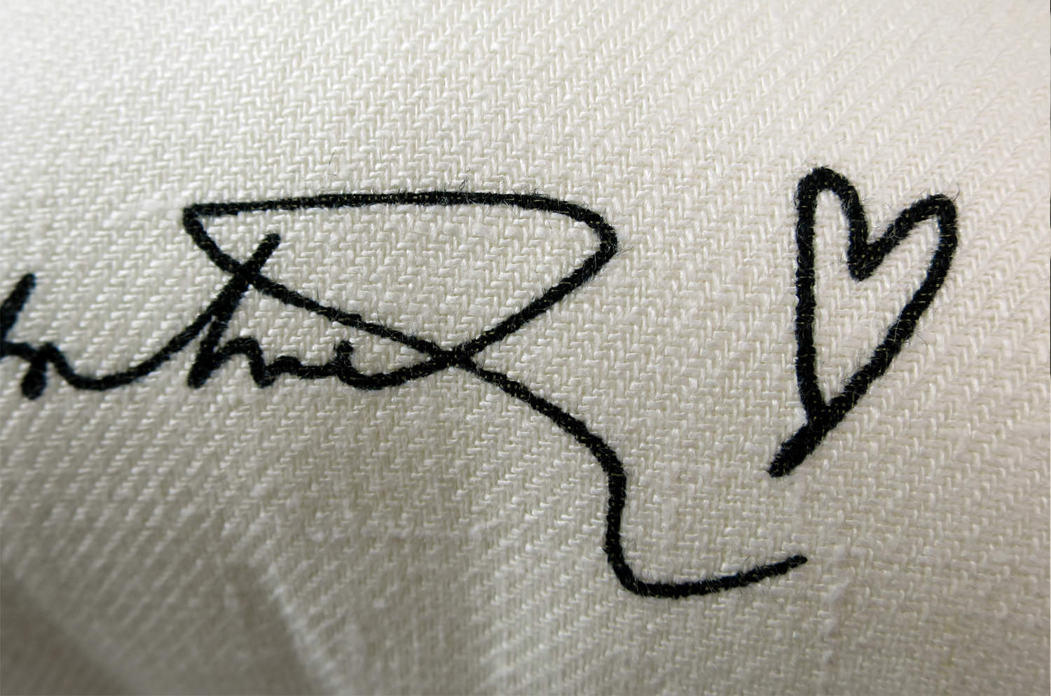 The Lintunen - リントゥネン ヘイニ・リータフフタデザイン リネンクッションカバー ホワイト 45×45cm - HOUSE OF JAPAN Shop