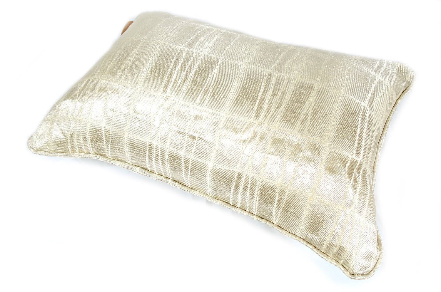 The LISBON AVORIO アルマーニカーザ リスボン パイピングクッション(シャンパーニュ) 45×30cm 中材付 - HOUSE OF JAPAN Shop