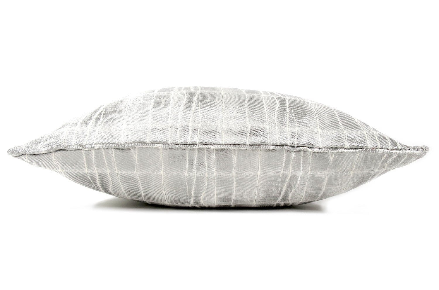 The LISBON BIANCO/ARGENTO アルマーニカーザ リスボン パイピングクッション(シルバー) 45×30cm 中材付 - HOUSE OF JAPAN Shop